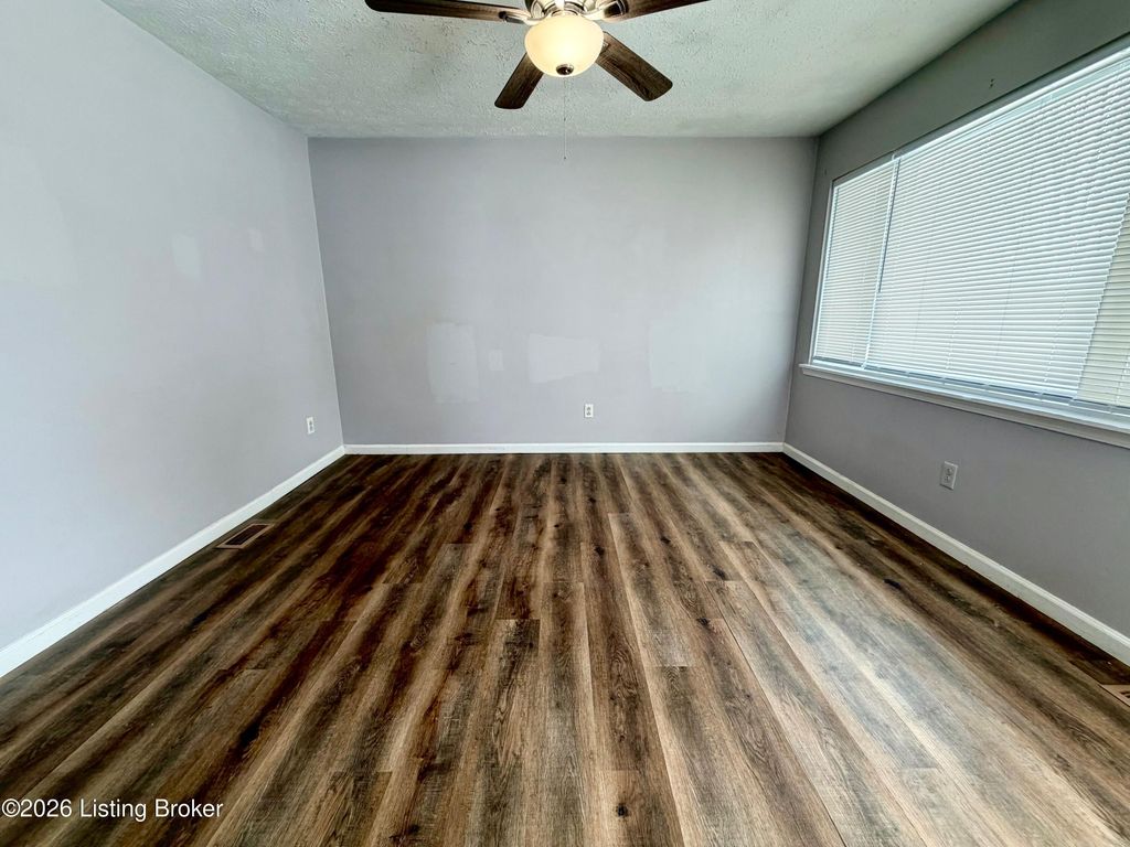 Photo of 10809 Oreland Mill Rd, Louisville, KY 40229 (MLS # 1708459)