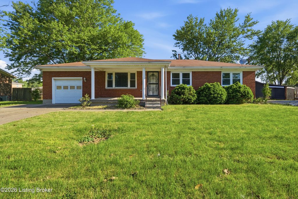 Photo of 7003 Sunny Vale Way, Louisville, KY 40272 (MLS # 1715293)