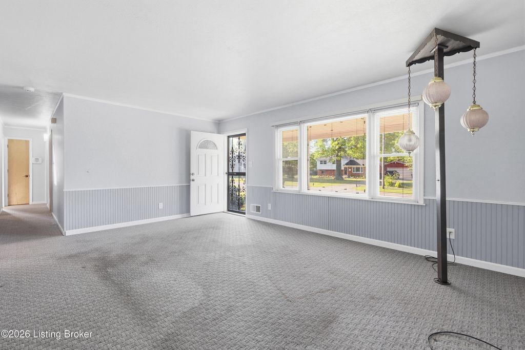 Photo of 7003 Sunny Vale Way, Louisville, KY 40272 (MLS # 1715293)