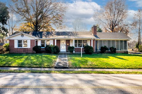 Photo of 430 College St, Elizabethtown, KY 42701 (MLS # 1705142)