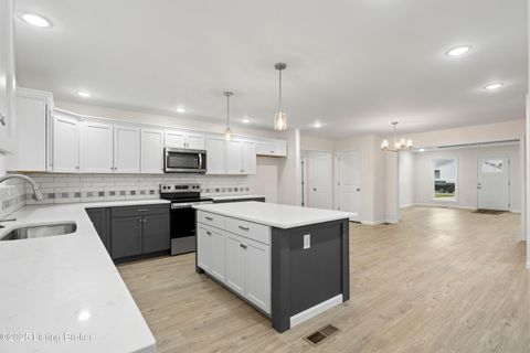 Photo of 3056 Barlows Brook Rd, Shelbyville, KY 40065 (MLS # 1701873)