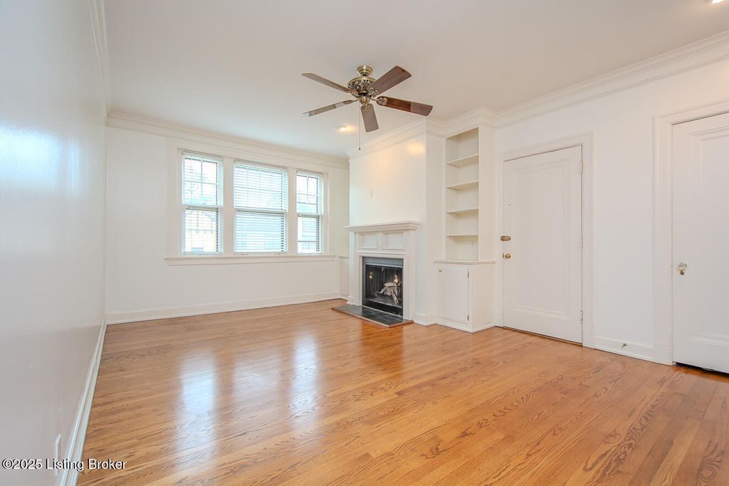 Photo of 3015 Brownsboro Rd #APT 12, Louisville, KY 40206 (MLS # 1700186)
