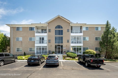 Condo For Sale - 8507 Atrium Dr #APT 202<br/> Jefferson County, Louisville, KY 40220