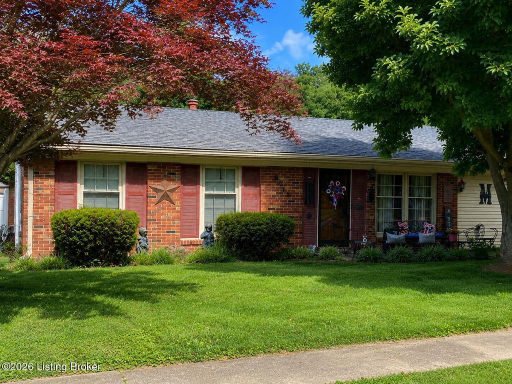 Photo of 9512 Shoshone Way, Louisville, KY 40258 (MLS # 1720866)