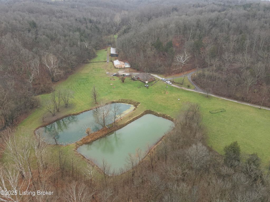 Photo of 2855 Greenwell Ford Rd, Shepherdsville, KY 40165 (MLS # 1705211)