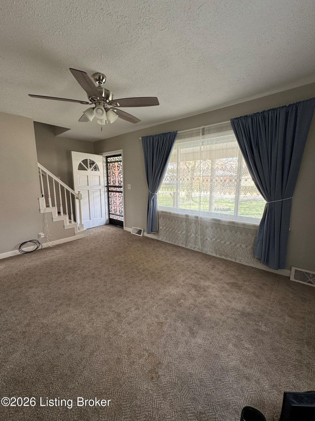 Photo of 7803 Carnation Dr, Louisville, KY 40258 (MLS # 1711620)