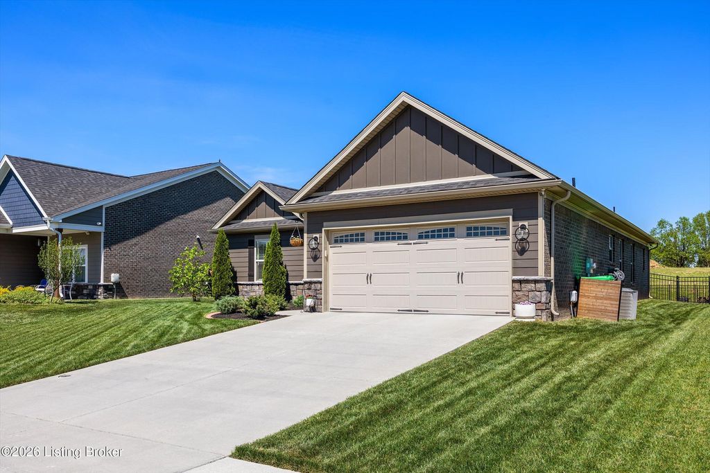 Photo of 5549 Limestone Creek Dr, Charlestown, IN 47111 (MLS # 1715188)