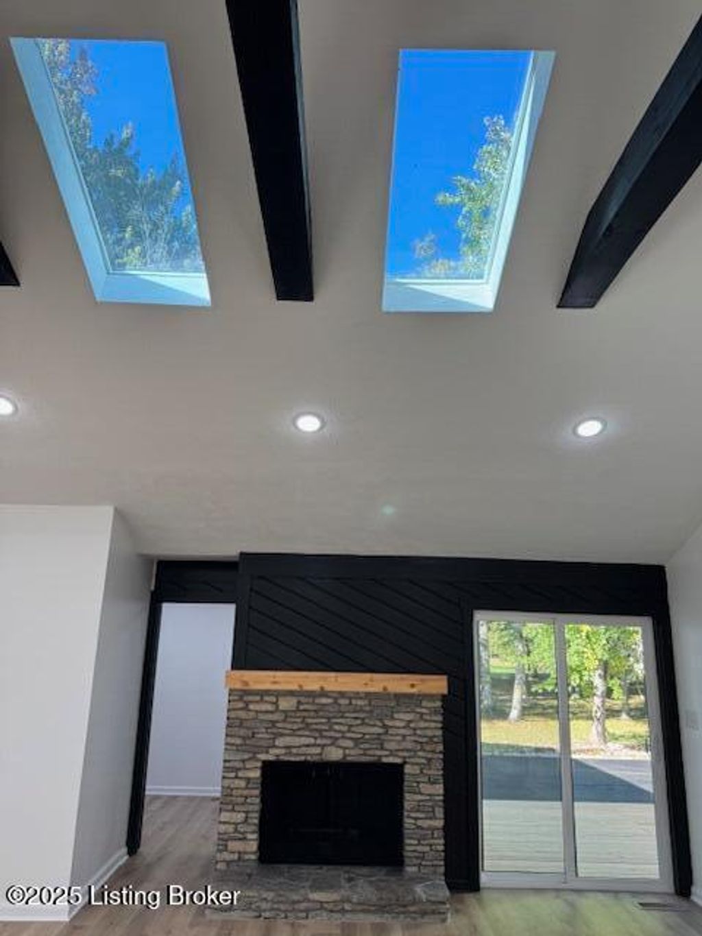 Photo of 805 Sandness Ct, Louisville, KY 40243 (MLS # 1701224)