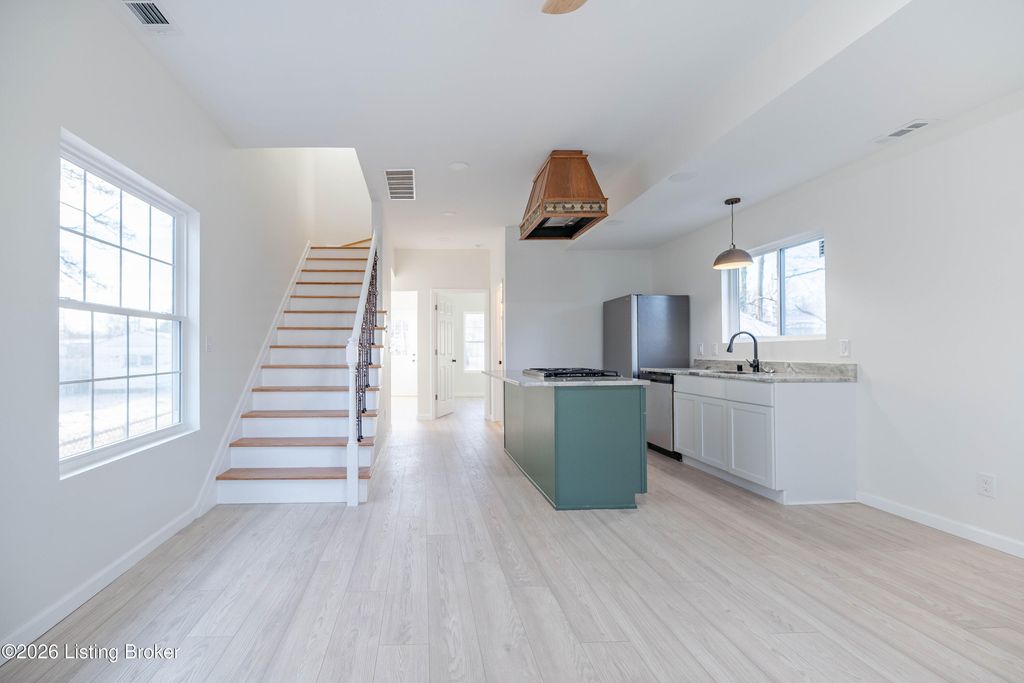 Photo of 1316 Walter Ave, Louisville, KY 40215 (MLS # 1708647)