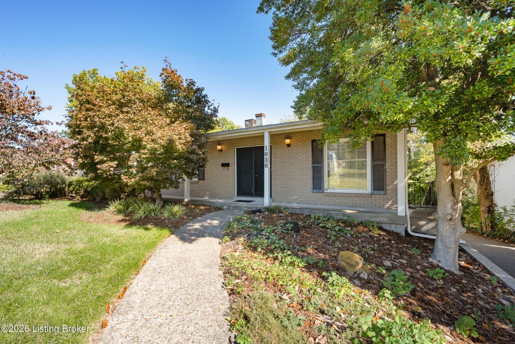 Photo of 1636 Sutherland Dr, Louisville, KY 40205 (MLS # 1732687)