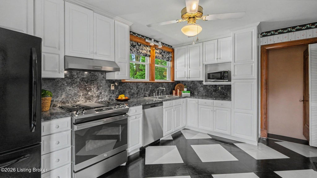 Photo of 3025 Beaumont Rd, Louisville, KY 40205 (MLS # 1725722)
