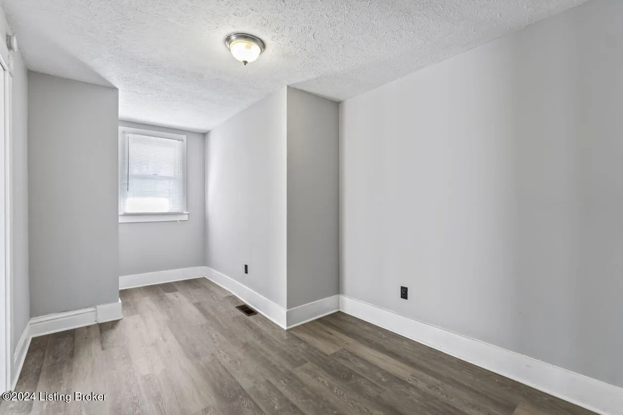 Louisville, Kentucky 40211, United States, 1 Bedroom Bedrooms, ,1 BathroomBathrooms,Residential,Active,108851