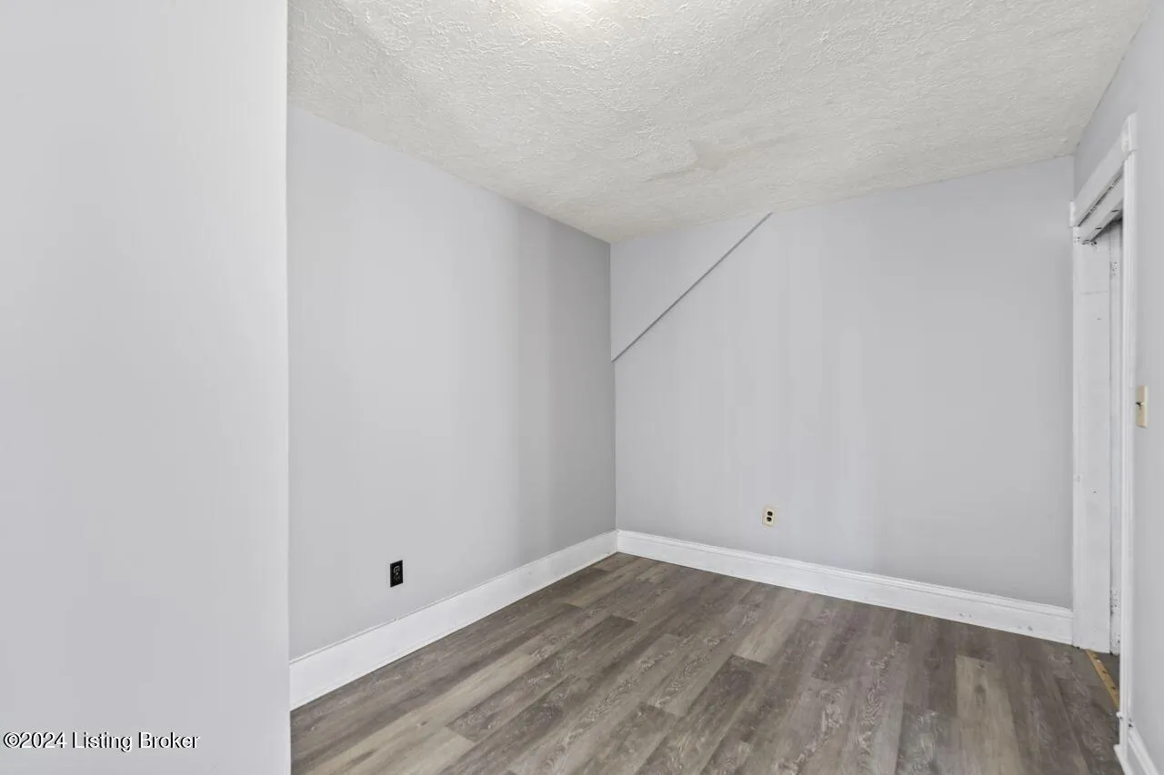 Louisville, Kentucky 40211, United States, 1 Bedroom Bedrooms, ,1 BathroomBathrooms,Residential,Active,108851