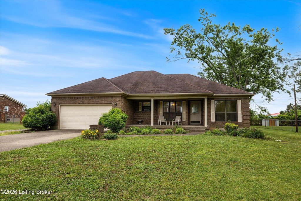 Photo of 317 Centerview Dr, Shepherdsville, KY 40165 (MLS # 1718281)
