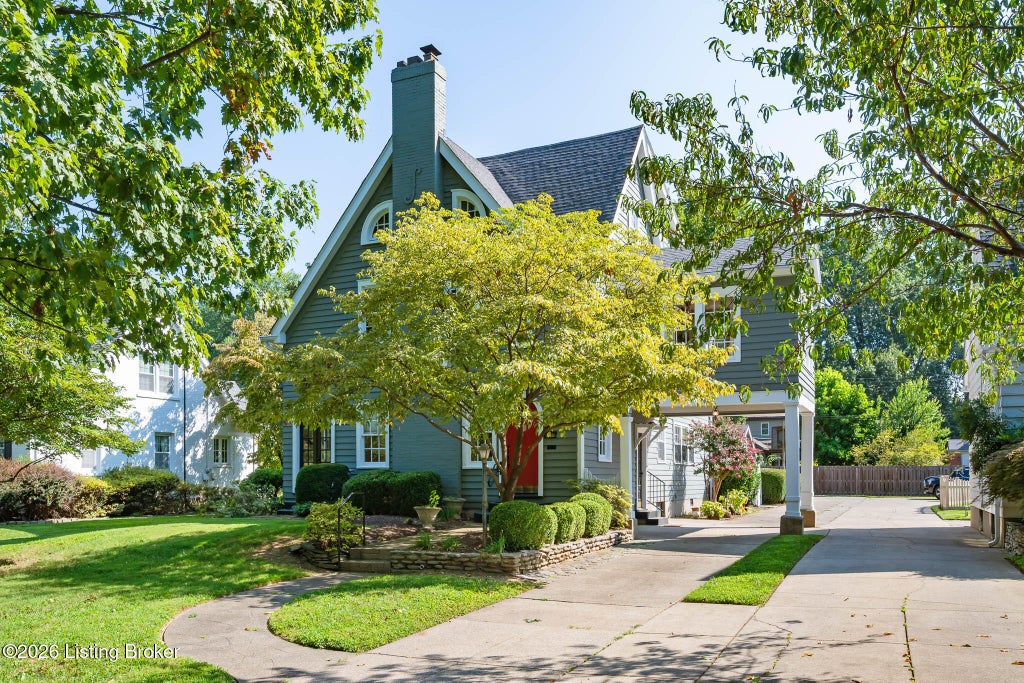 Photo of 3309 Thrush Rd, Louisville, KY 40213 (MLS # 1727885)