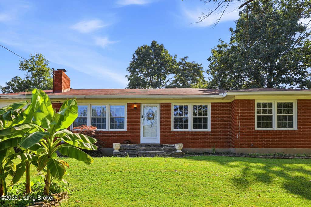 Photo of 7405 Beechdale Rd, Crestwood, KY 40014 (MLS # 1725281)
