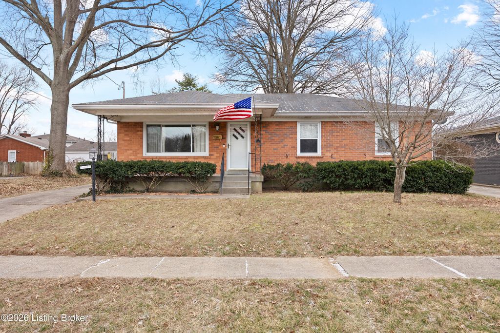 Photo of 6208 Cutter Dr, Louisville, KY 40218 (MLS # 1709773)