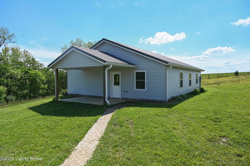 Photo of 904 Lawrenceburg Rd, Willisburg, KY 40078 (MLS # 1716370)