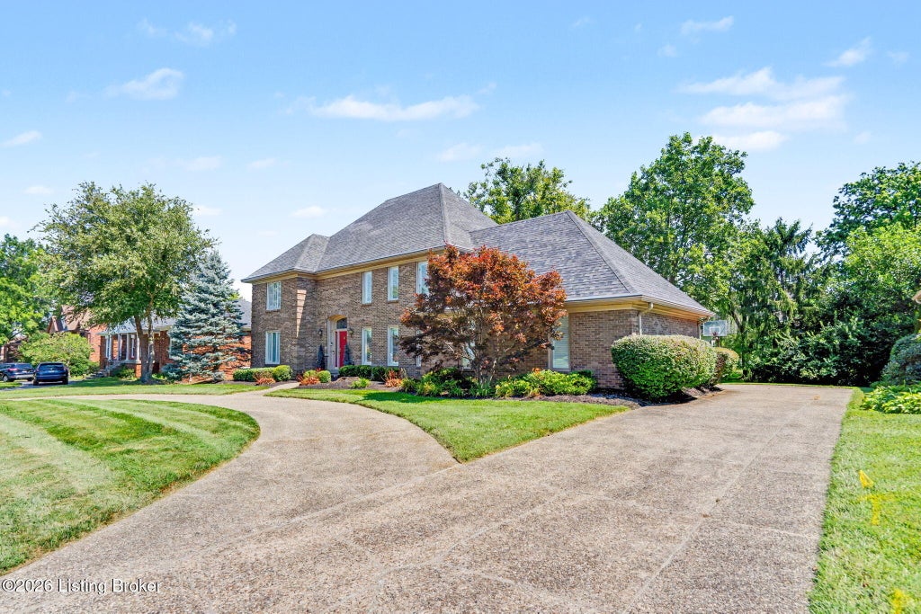 Photo of 1109 Colonel Anderson Pkwy, Louisville, KY 40222 (MLS # 1724707)