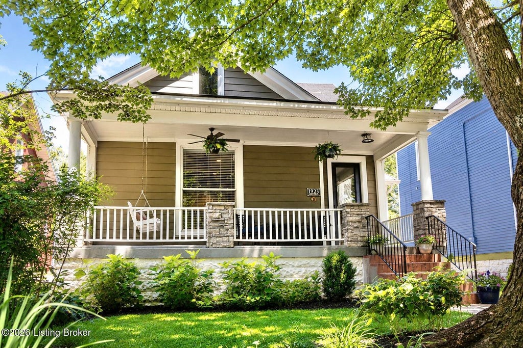 Photo of 1923 Deer Park Ave, Louisville, KY 40205 (MLS # 1723411)