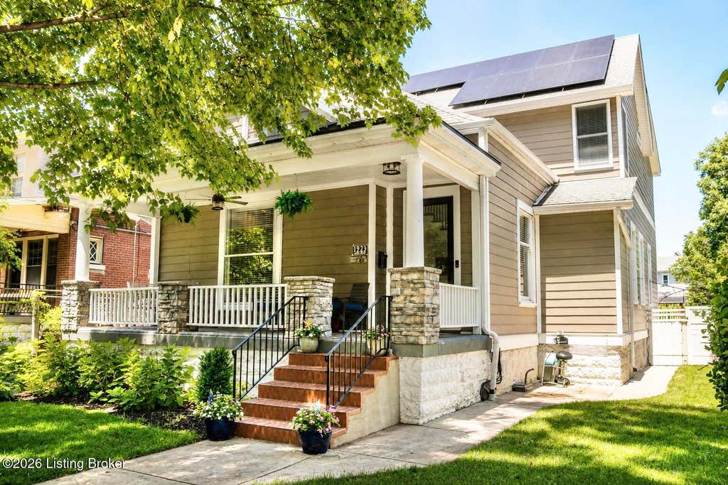 Photo of 1923 Deer Park Ave, Louisville, KY 40205 (MLS # 1723411)