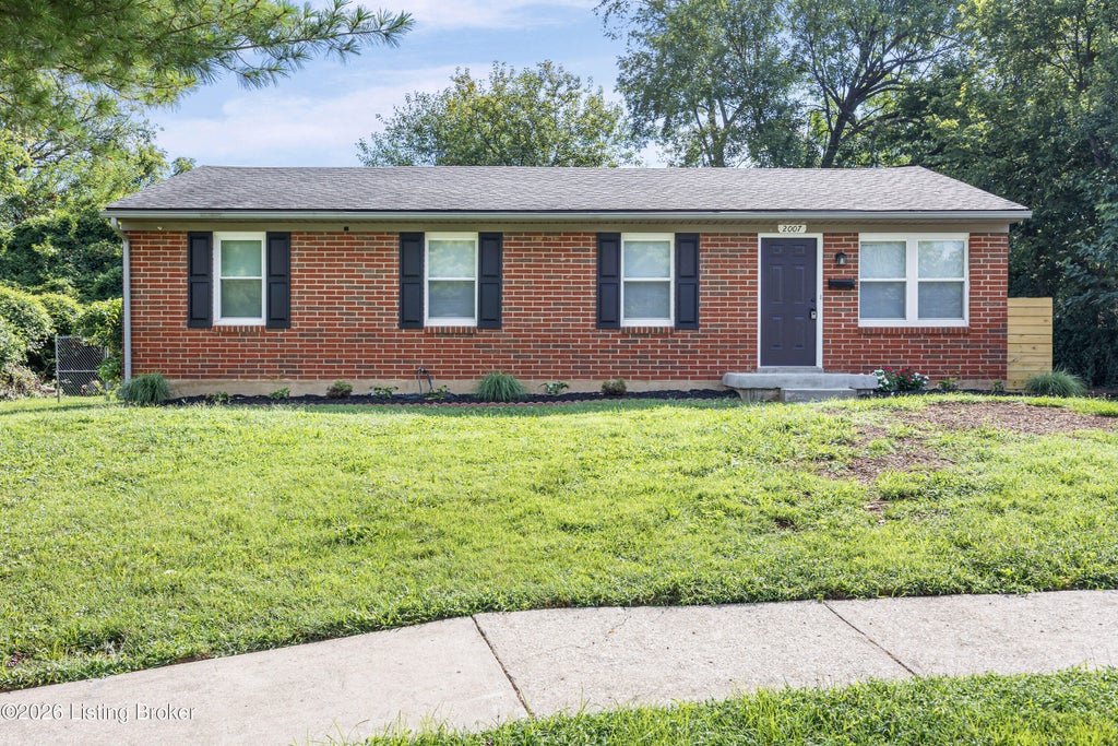 Photo of 2007 Ayars Ct, Louisville, KY 40218 (MLS # 1727159)