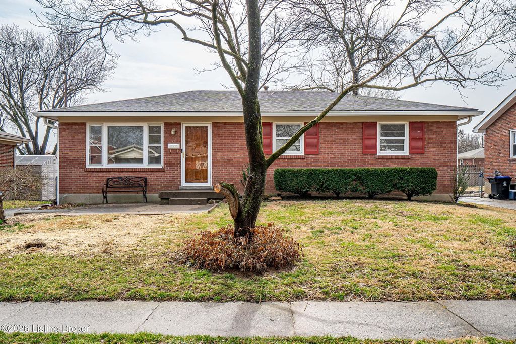 Photo of 2806 Conroy Pl, Louisville, KY 40218 (MLS # 1710642)
