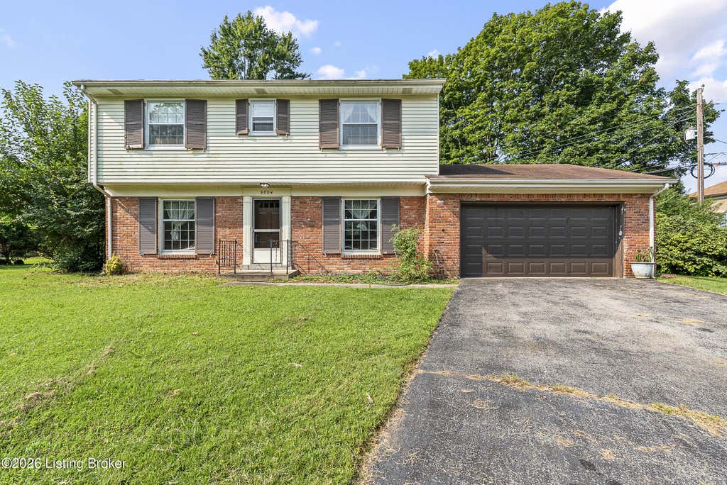 Photo of 9804 Wildwood Ct, Louisville, KY 40223 (MLS # 1726004)
