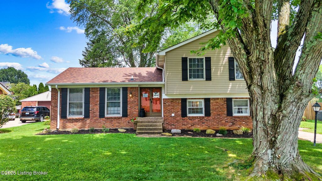 Photo of 4205 San Marcos Rd, Jeffersontown, KY 40299 (MLS # 1720017)