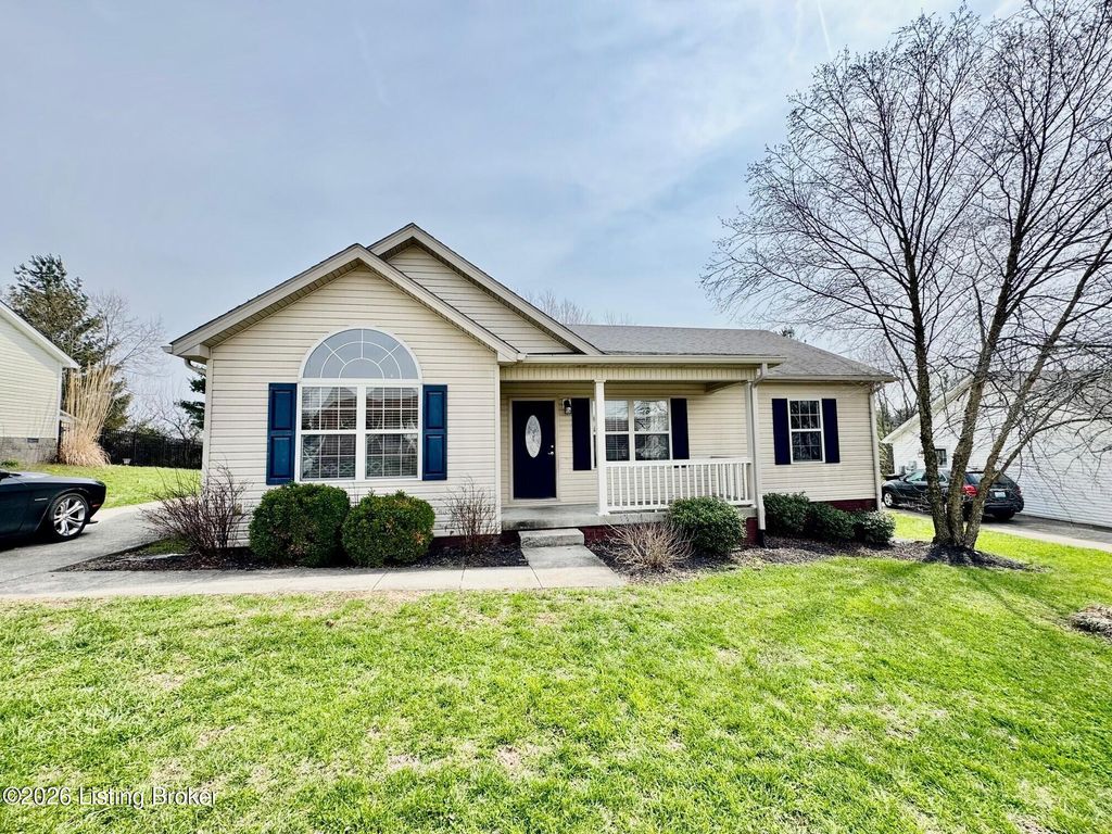 Photo of 215 Oak Dr, Springfield, KY 40069 (MLS # 1712099)