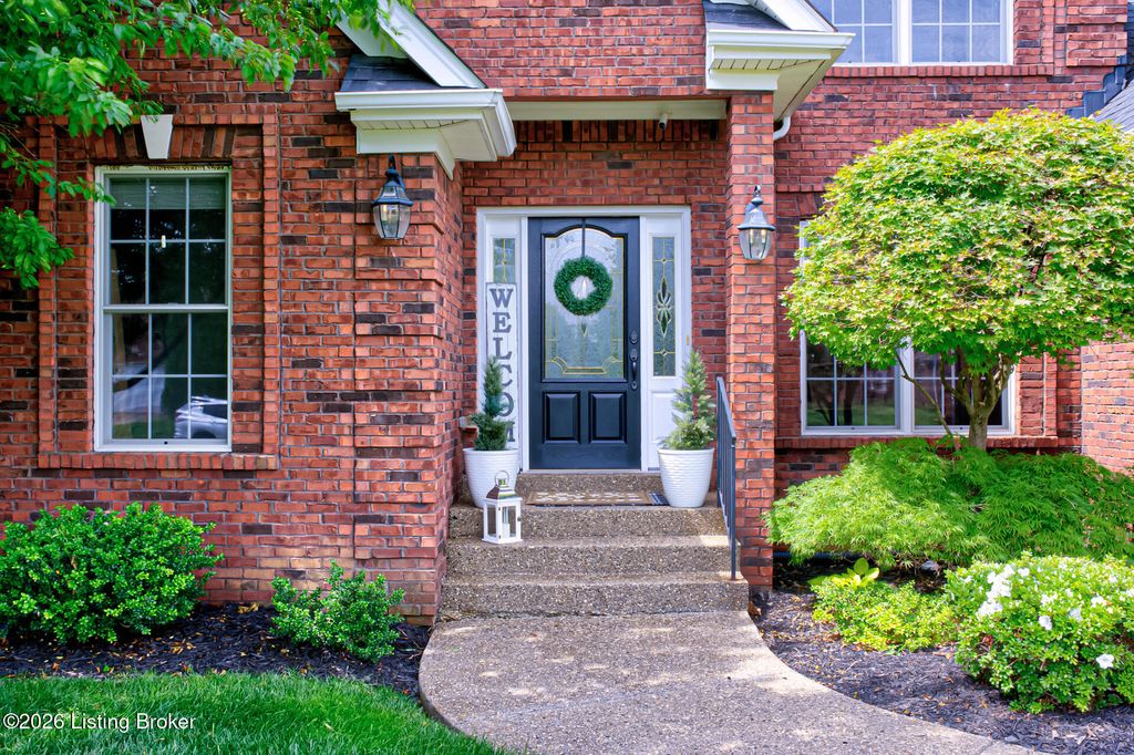 Photo of 9019 Geneva Cir, Prospect, KY 40059 (MLS # 1717738)
