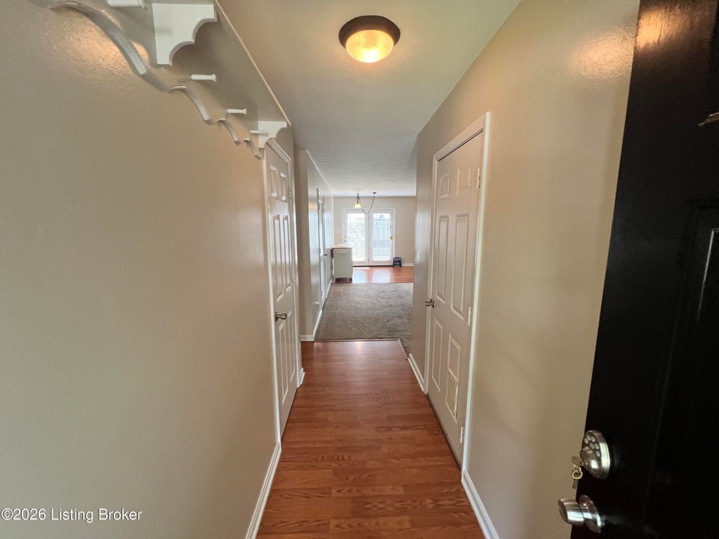 Photo of 5813 Hudson Lake Dr, Louisville, KY 40291 (MLS # 1720064)