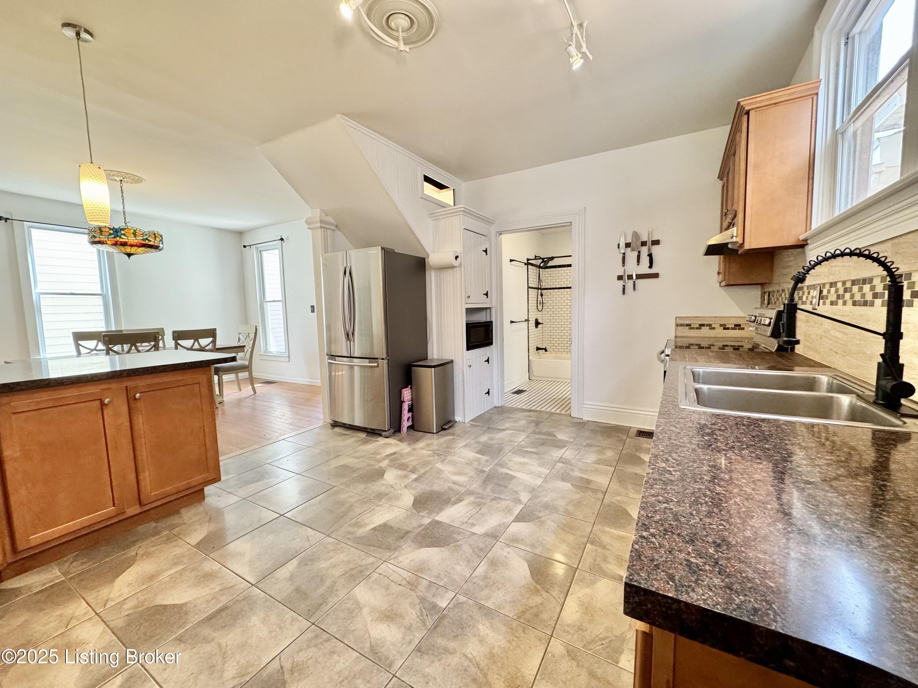 933 Charles St, Louisville, Pennsylvania image 23