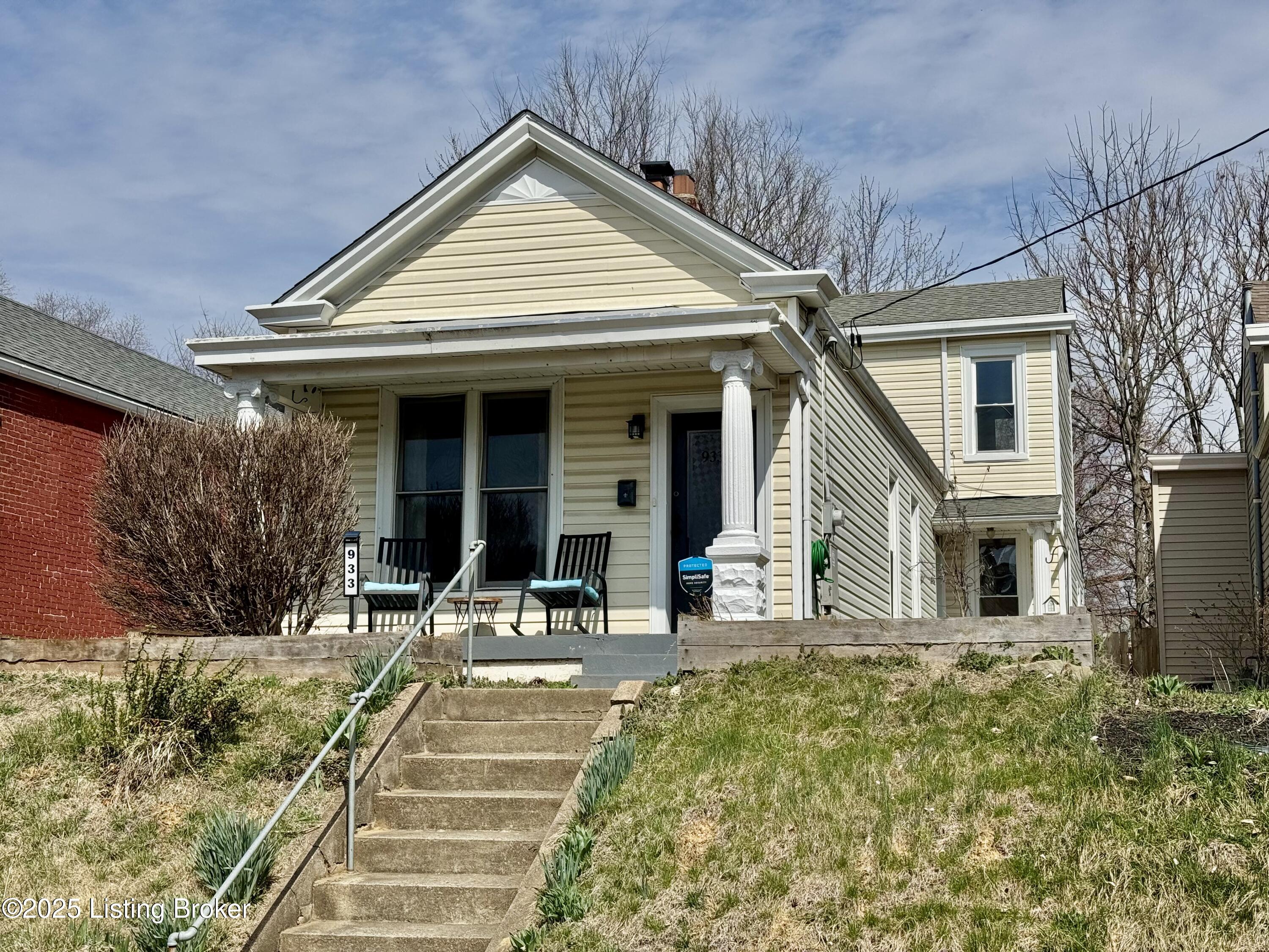 933 Charles St, Louisville, Pennsylvania image 3