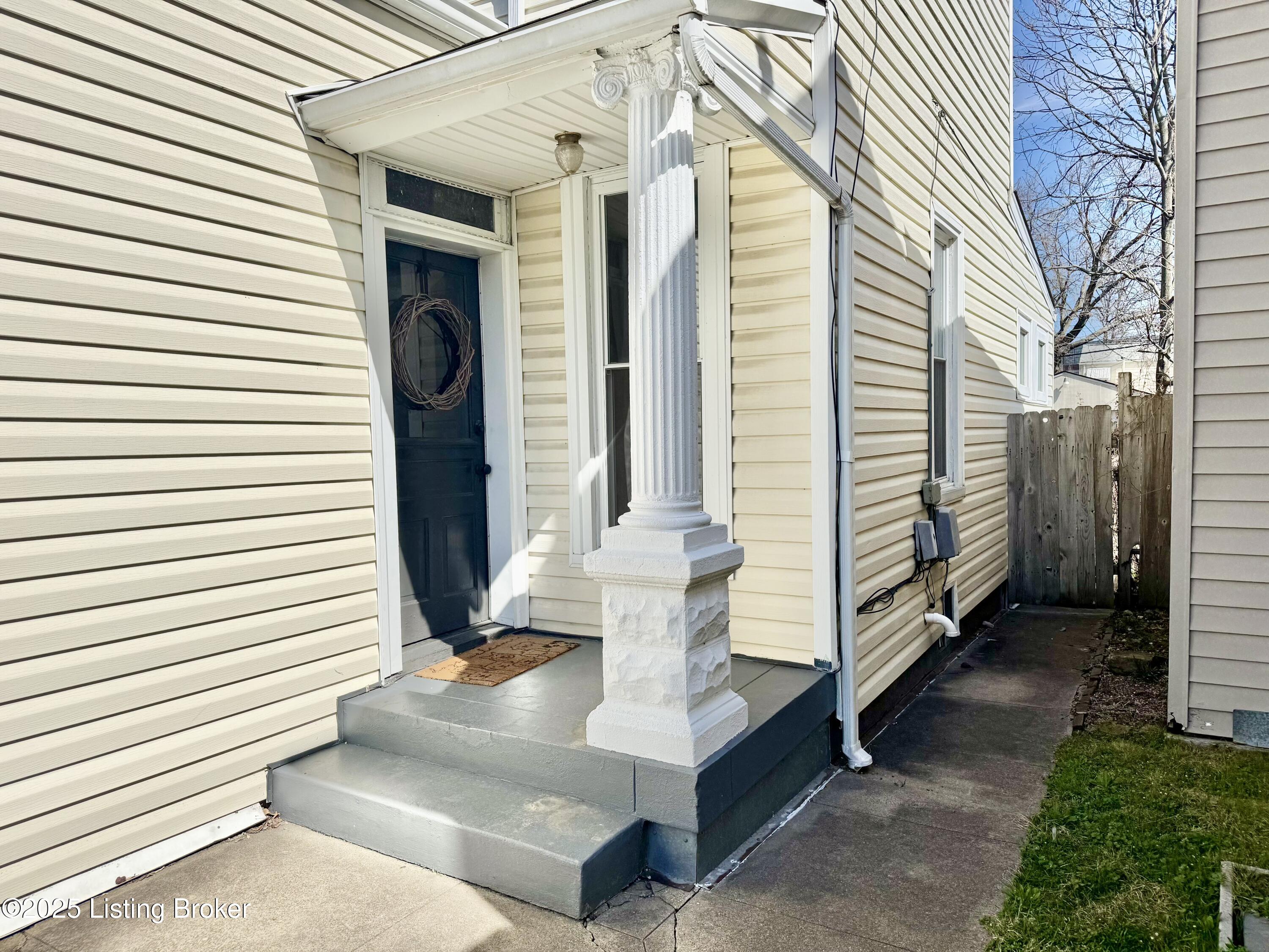 933 Charles St, Louisville, Pennsylvania image 4