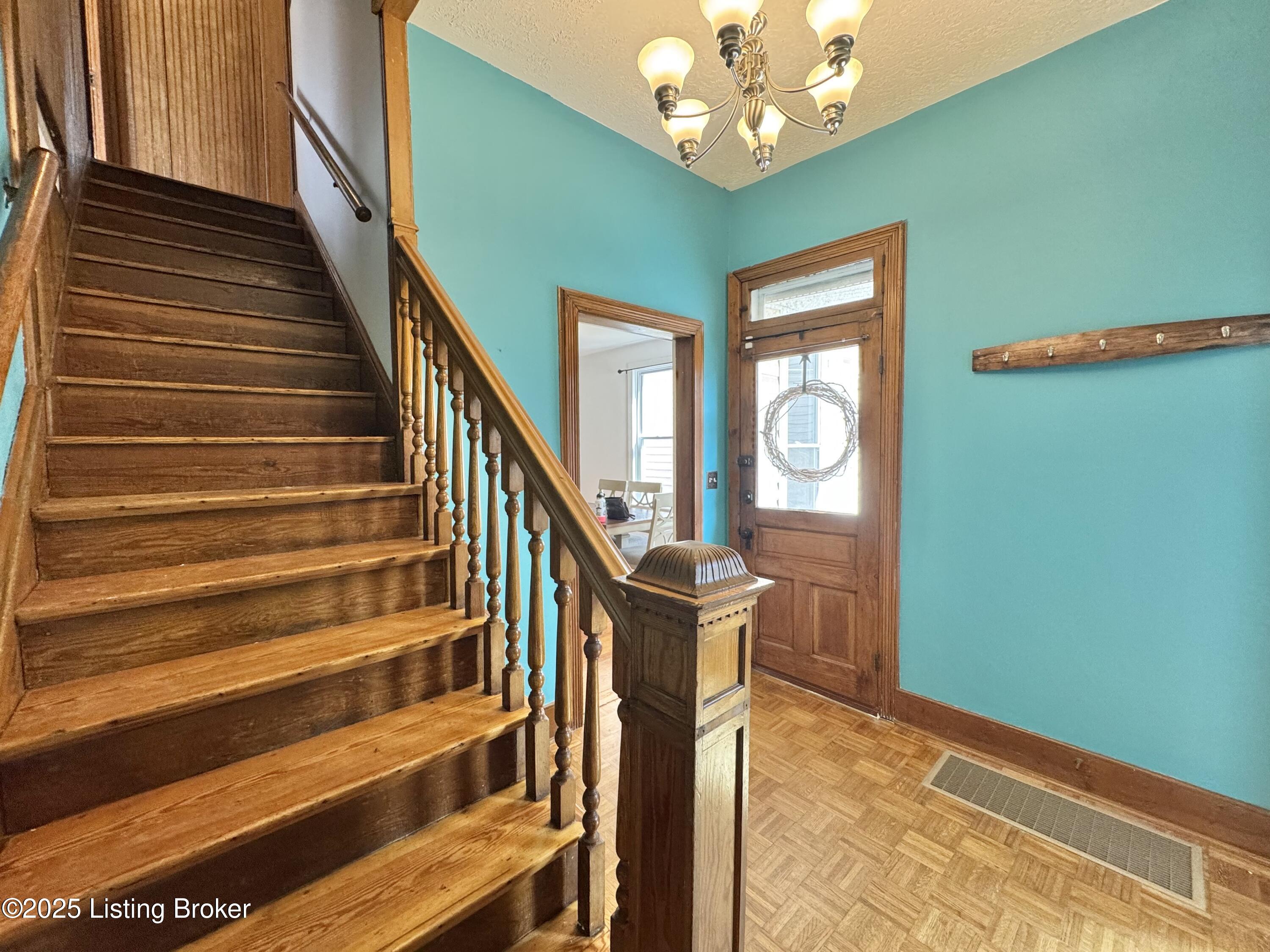 933 Charles St, Louisville, Pennsylvania image 14