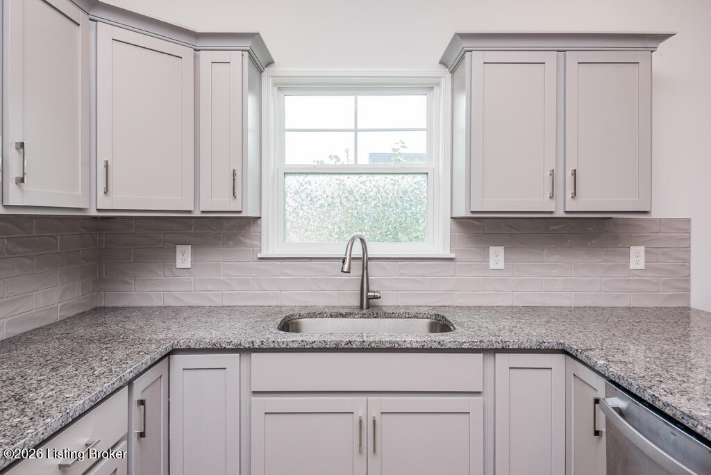 402 Railway Dr