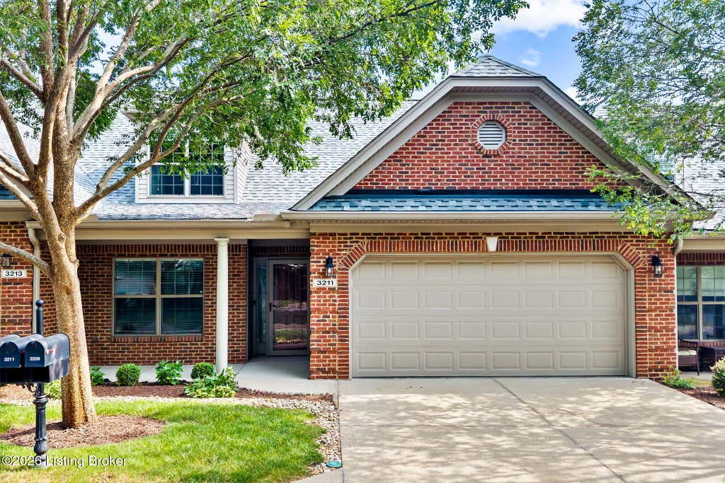 Photo of 3211 Brittany Pointe Ln, Louisville, KY 40220 (MLS # 1724825)