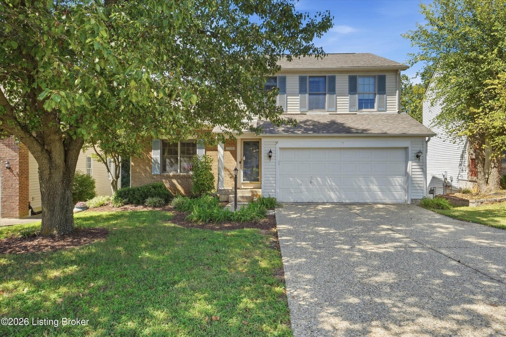 Photo of 5208 Rainmaker Ct, Louisville, KY 40229 (MLS # 1728988)