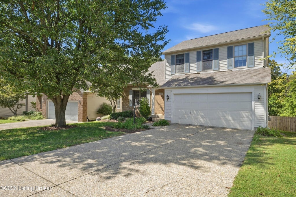 Photo of 5208 Rainmaker Ct, Louisville, KY 40229 (MLS # 1728988)