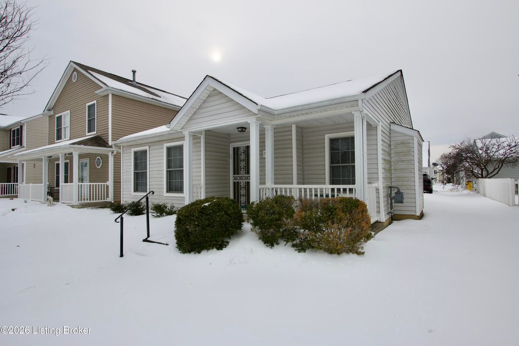 Photo of 7018 Osprey Ridge Dr, Louisville, KY 40228 (MLS # 1708416)