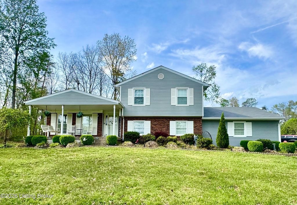 Photo of 574 Pine Creek Rd, Shepherdsville, KY 40165 (MLS # 1714837)