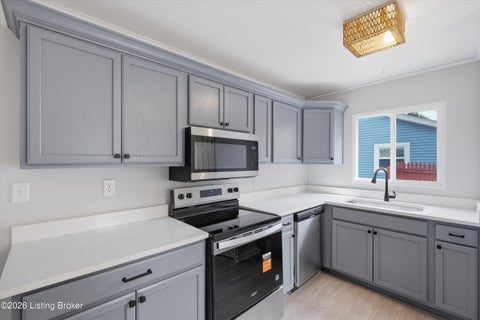 Tiny photo for 221 Welburn Dr, Louisville, KY 40218 (MLS # 1728944)