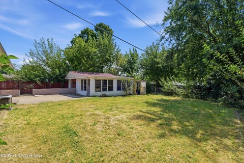 Tiny photo for 221 Welburn Dr, Louisville, KY 40218 (MLS # 1728944)