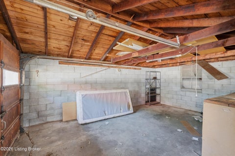 Tiny photo for 221 Welburn Dr, Louisville, KY 40218 (MLS # 1728944)