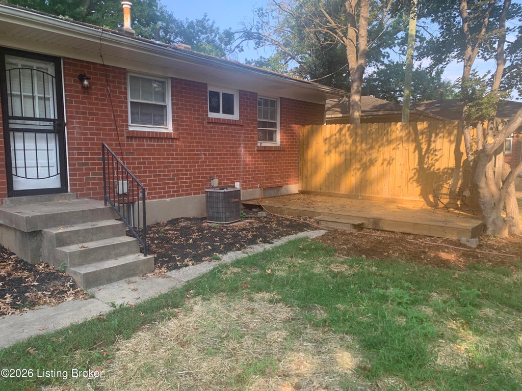 Photo of 3805 Jupiter Rd, Louisville, KY 40218 (MLS # 1729518)