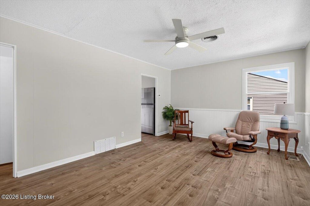 Photo of 229 Carey Ave, Louisville, KY 40218 (MLS # 1724622)