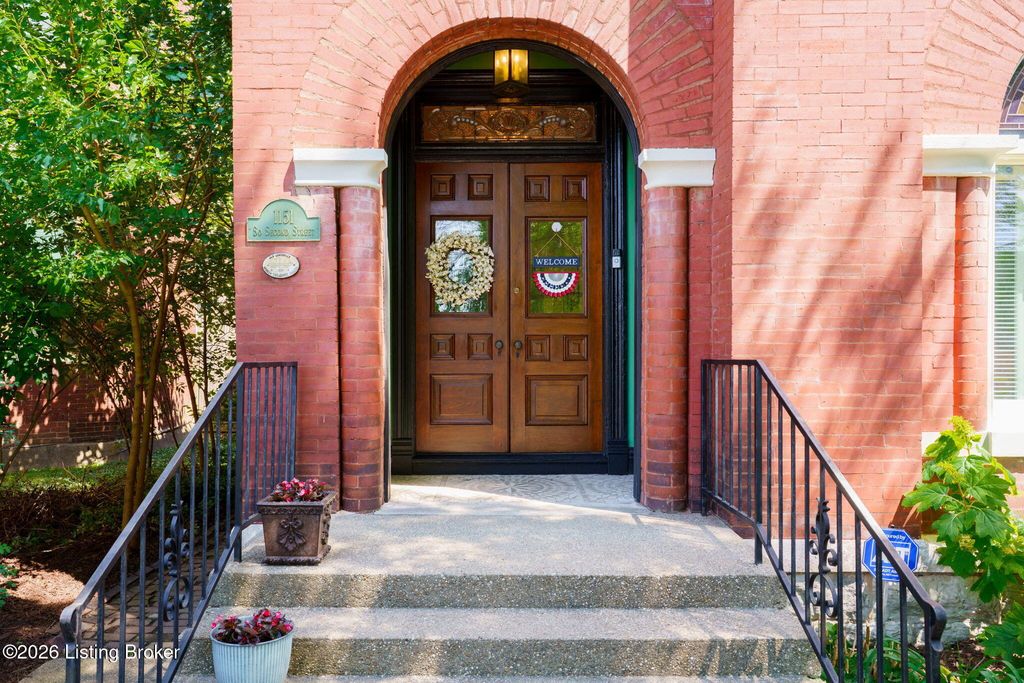 Photo of 1151 S 2nd St, Louisville, KY 40203 (MLS # 1716062)