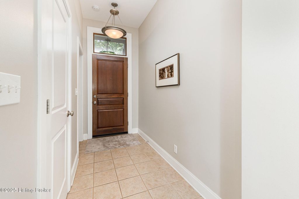 Photo of 2011 Frankfort Ave #403, Louisville, KY 40206 (MLS # 1713225)