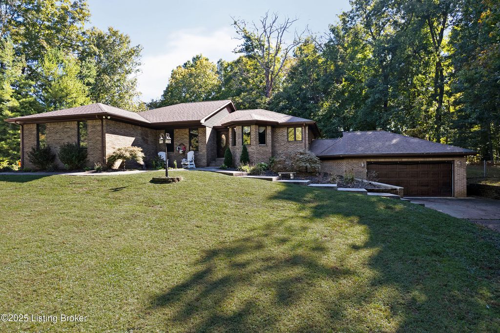 Photo of 306 Forest Trace, Radcliff, KY 40160 (MLS # 1701593)